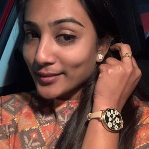 Meet your Posher, Kavya